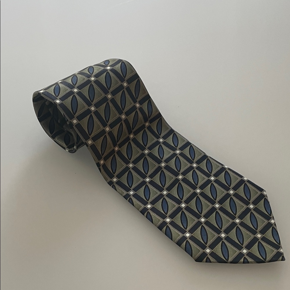 TRULY Geometric Tie - Navy and Silver